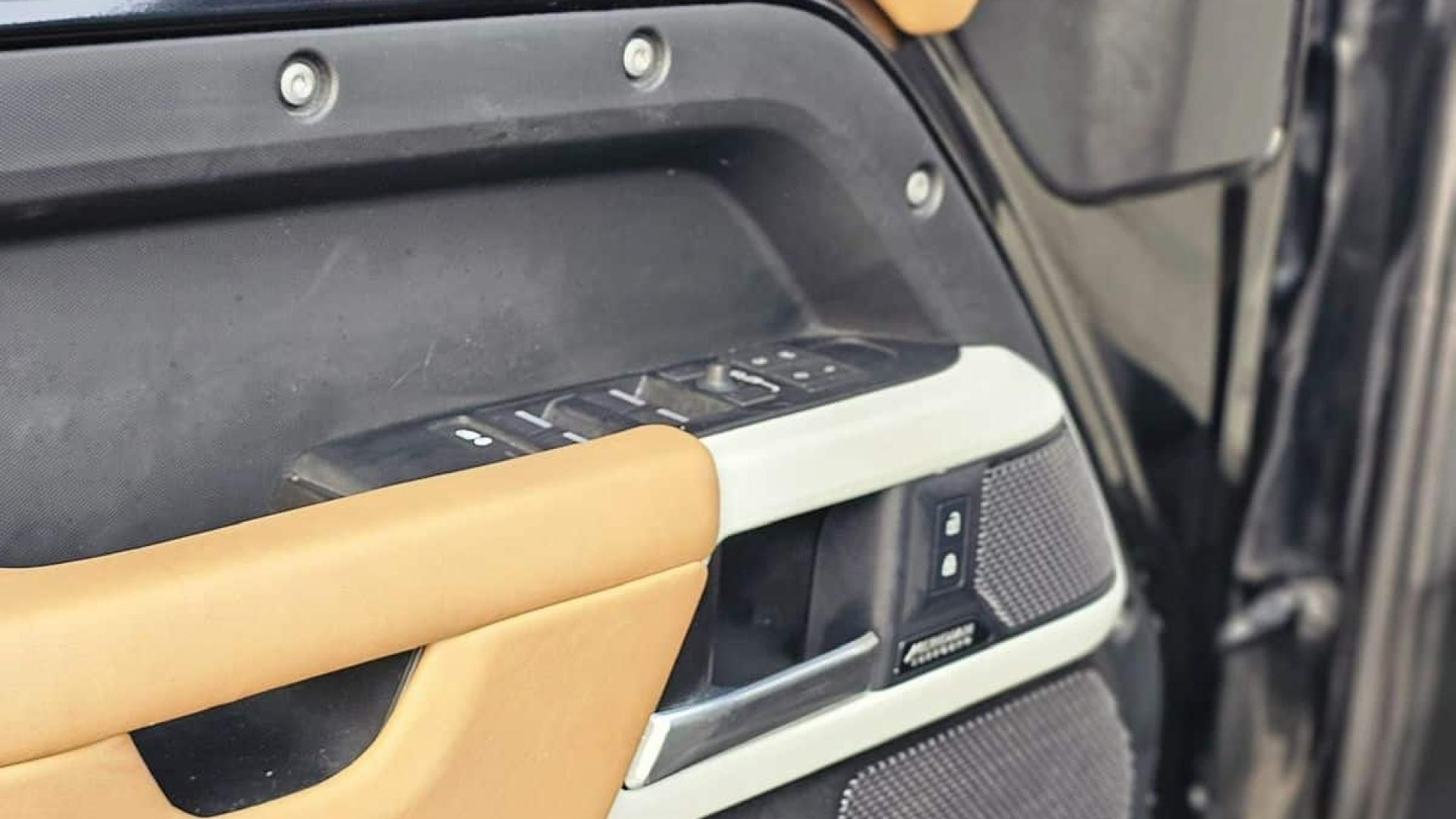 Range Rover Defender